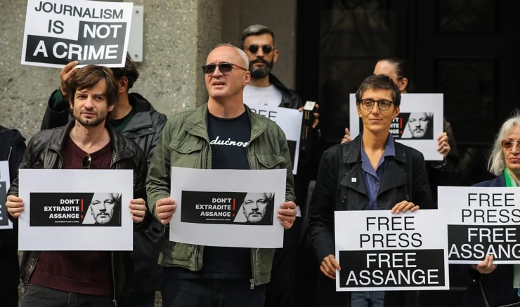 Skup podrške akciji Međunarodne i Europske federacije novinara (IFJ/EFJ) kojom se želi spriječiti izručenje Juliana Assangea