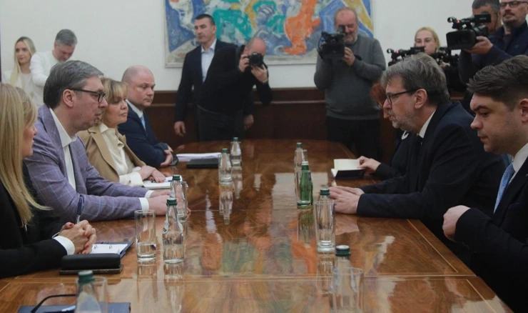 Žigmanov na konzultacijama kod Vučića