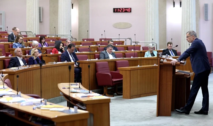 Guverner Vujčić predstavio izvješće HNB-a u Saboru 