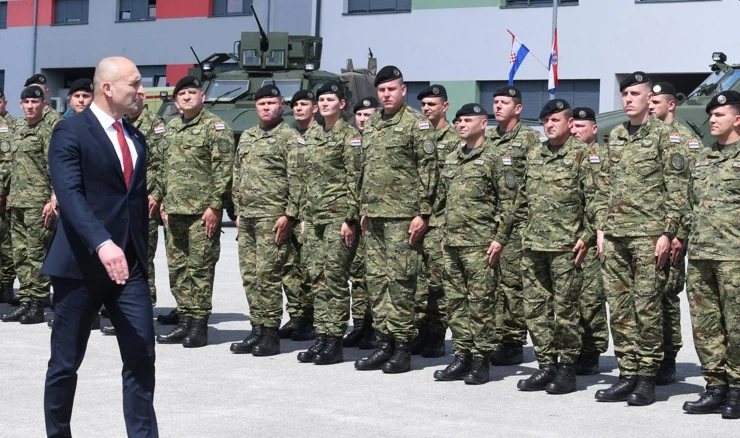 Ivan Anušić ispraća 45. hrvatski kontingent na Kosovo 