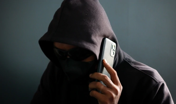 Nazivao, prijetio i zastrašivao tražeći isplatu nepostojećeg duga