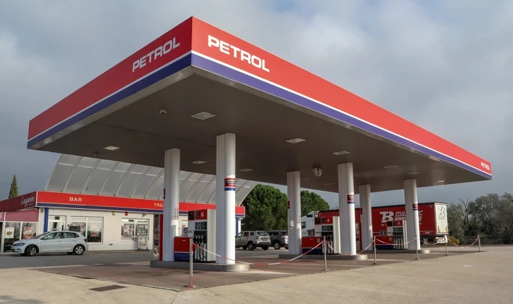 Benzinska postaja Petrola u Puli 