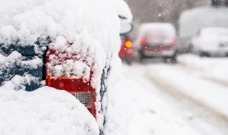 Snijeg i poledica otežavati će kretanje