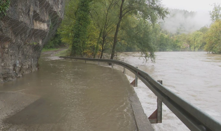 Poplavljena cesta u Gorskom kotaru 
