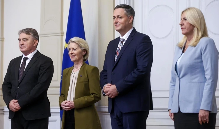 Ursula von der Leyen s članovima Predsjedništva BiH