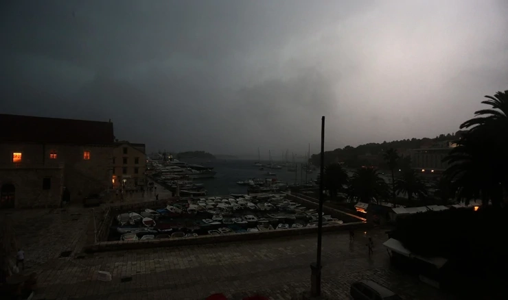 Grad Hvar, arhivska