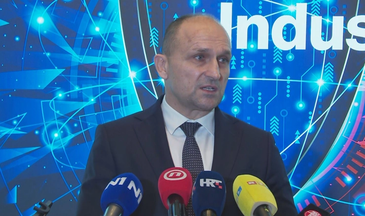 Ministar Ivan Anušić 