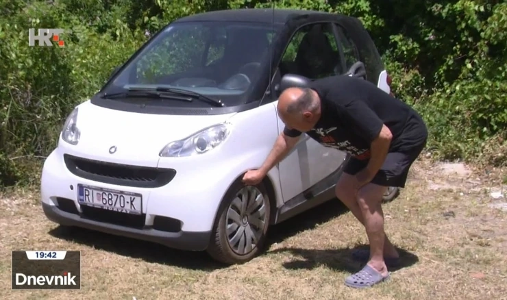 Branko Gašljević je prije dva tjedna na Susak dopremio i automobil