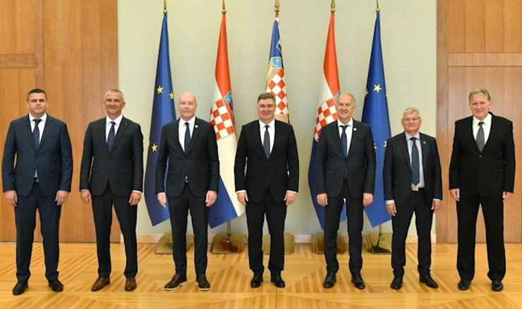 Predsjednik Milanović s vodstvom Viteškog alkarskog društva Sinj