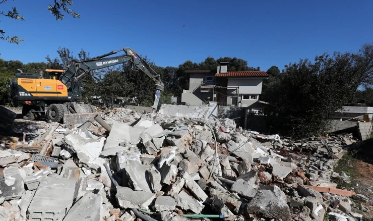 Rušenje ilegalno sagrađenih objekata