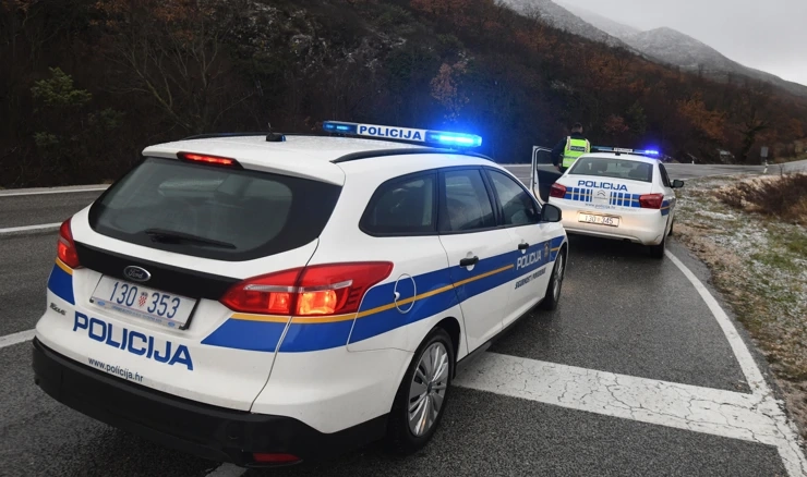 Policija