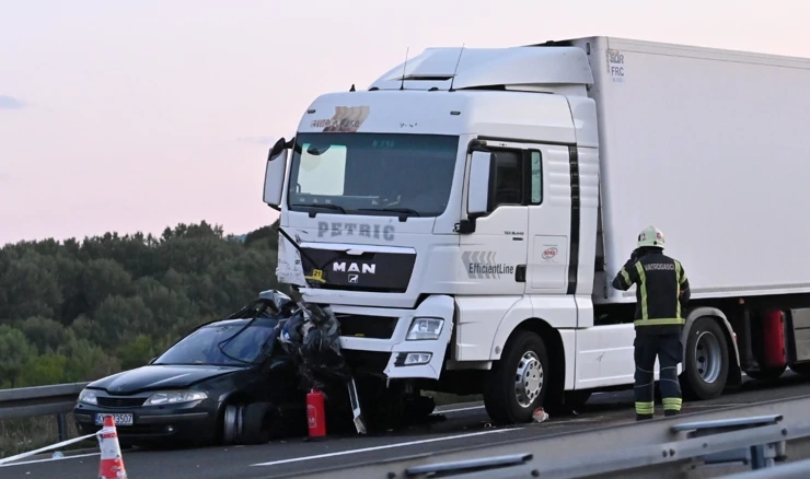 Sudar kamiona i osobnog automobila na A1
