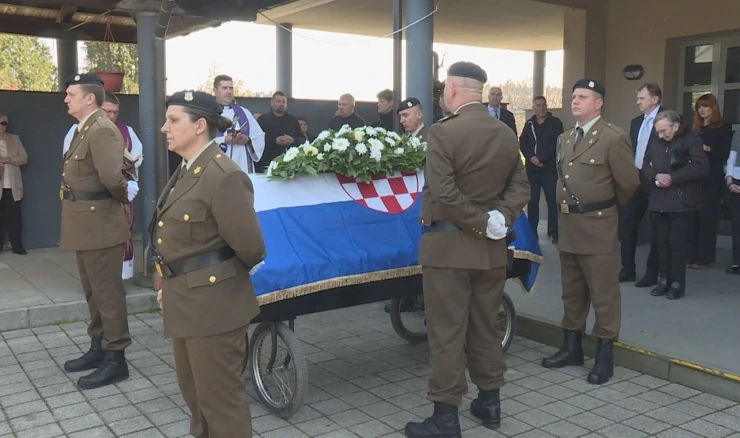 Pokopan hrvatski branitelj i dragovoljac Ivan Šoštarić