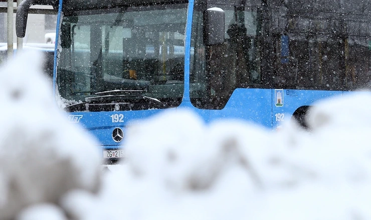 Promet ZET-ovih autobusa odvija se otežano