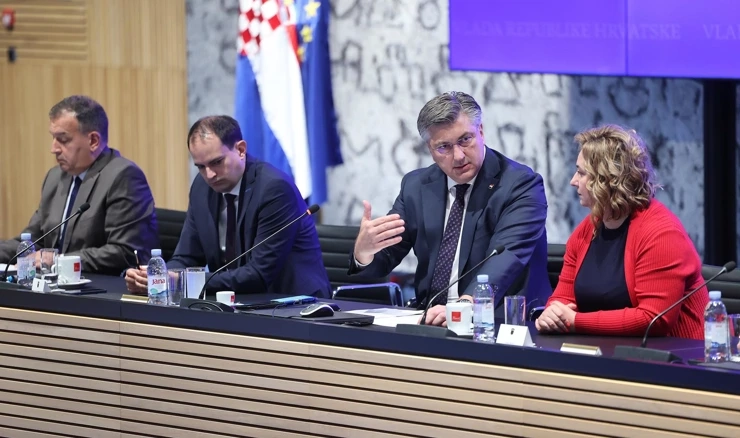 Vlada i sindikati javnih i državnih službi potpisali Memorandum