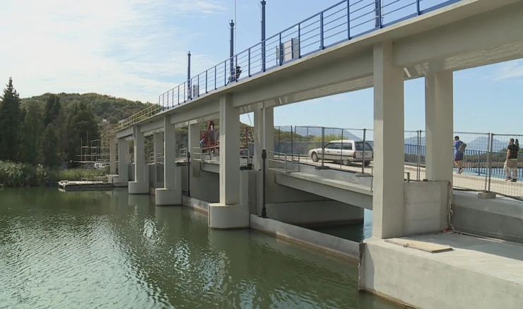 Brana na ušću Male Neretve