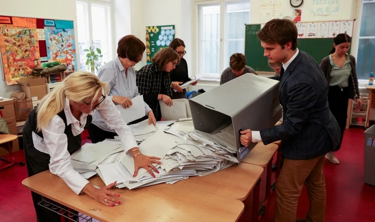 Brojanje glasova nakon parlamentarnih izbora u Češkoj