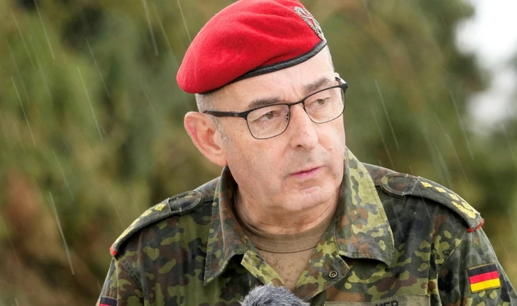 Carsten Breuer, arhivska fotografija