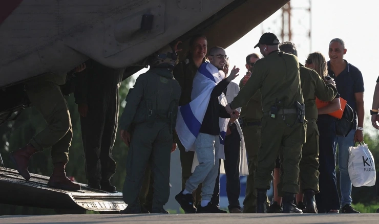 Rom Braslavski po povratku u Izrael