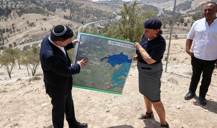 Bezalel Smotrich predstavlja plan odvajanja Zapadne obale i I. Jeruzalema