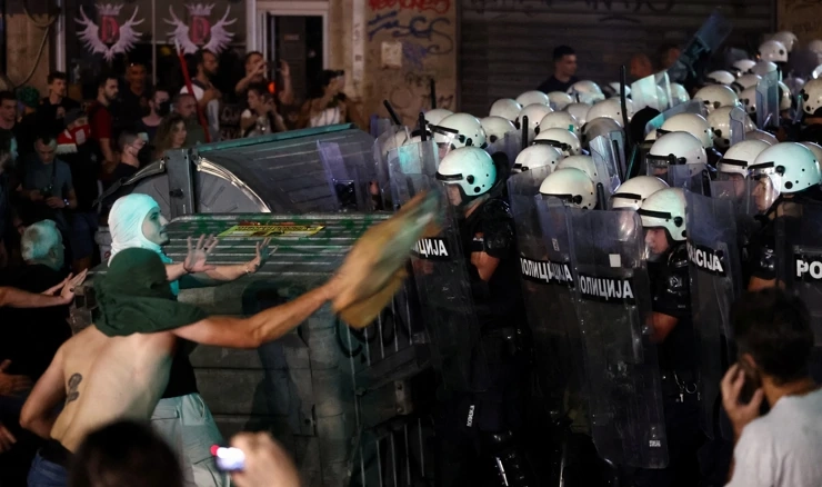 Neredi nakon prosvjeda