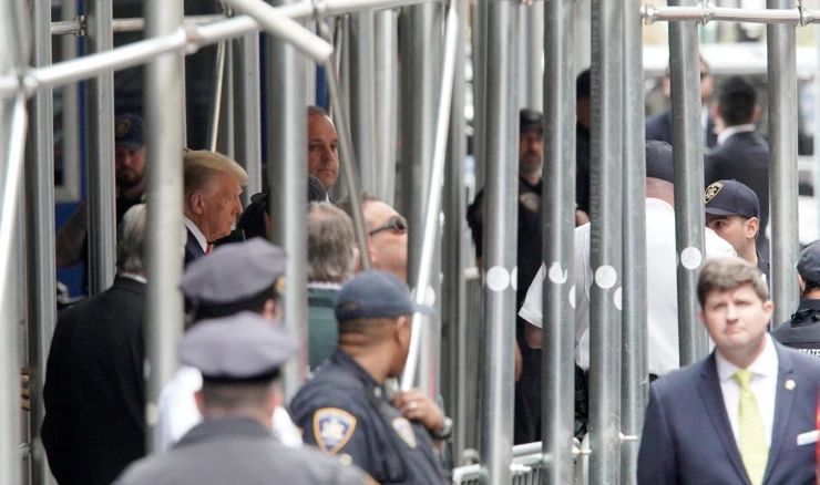 Trump napustio sudnicu na Manhattanu