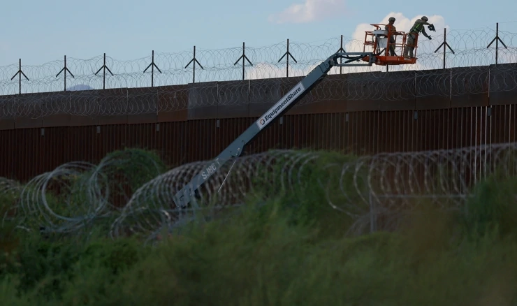 SAD će obojiti ogradu na granici s Meksikom u crno