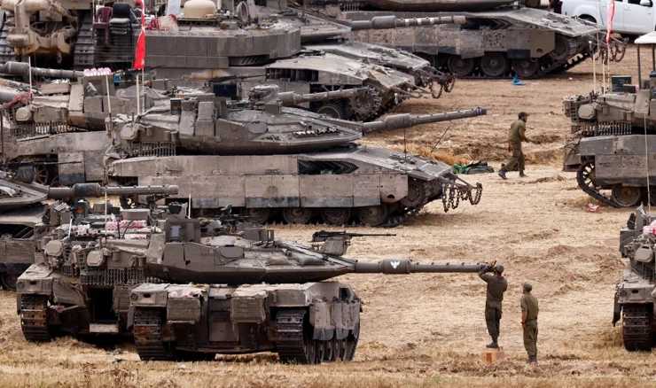 Izraelske oklopne postrojbe na ulazu u Gazu