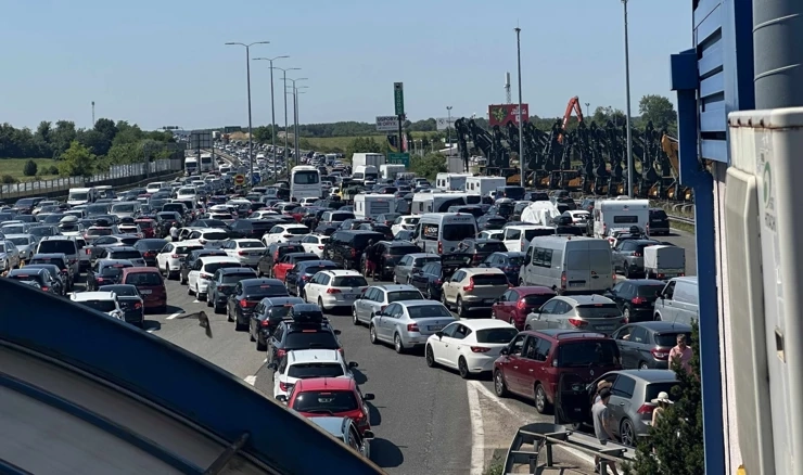 Prometni kolaps tijekom turističkog vikenda