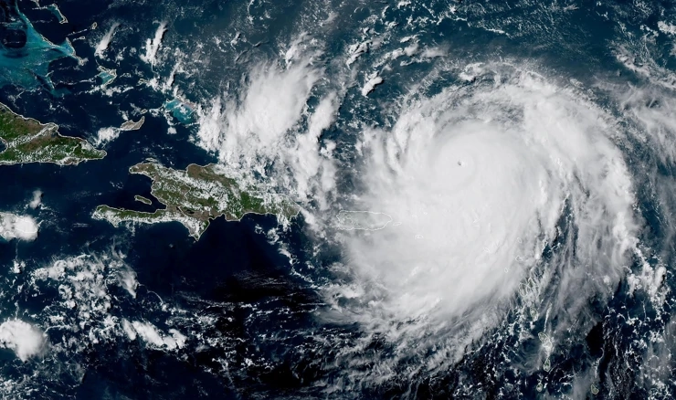 Uragan Erin približava se istočnoj obali SAD-a