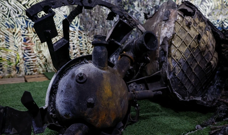 Dijelovi projektila Orešnik nakon napada na Dnipro