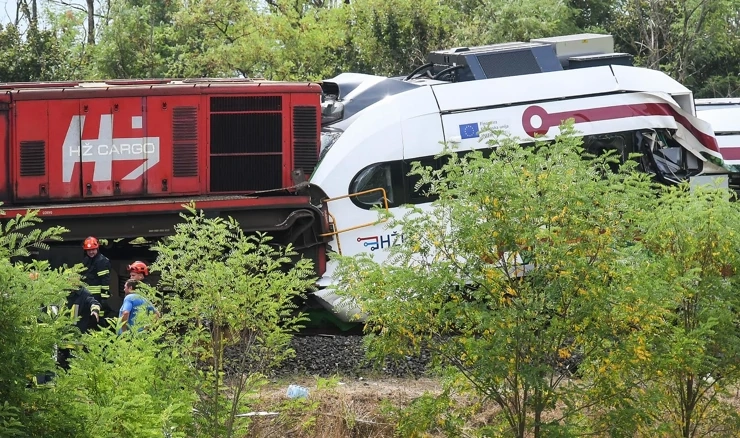 Sudar putničkog i teretnog vlaka između Gradeca i Svetog Ivana žabno