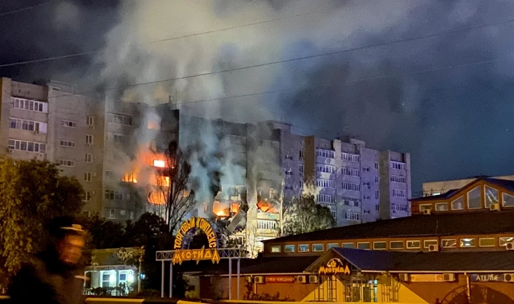 Ruski vojni zrakoplov zabio se u stambene zgrade u ruskom gradu Jejsku