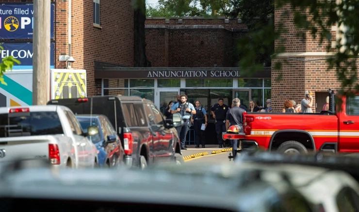 Pucnjava u Katoličkoj školi u Minneapolisu